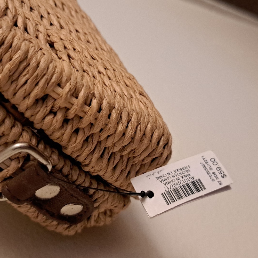 Awesome WHBM Small Crossbody Bag. NWT - Picture 4 of 4